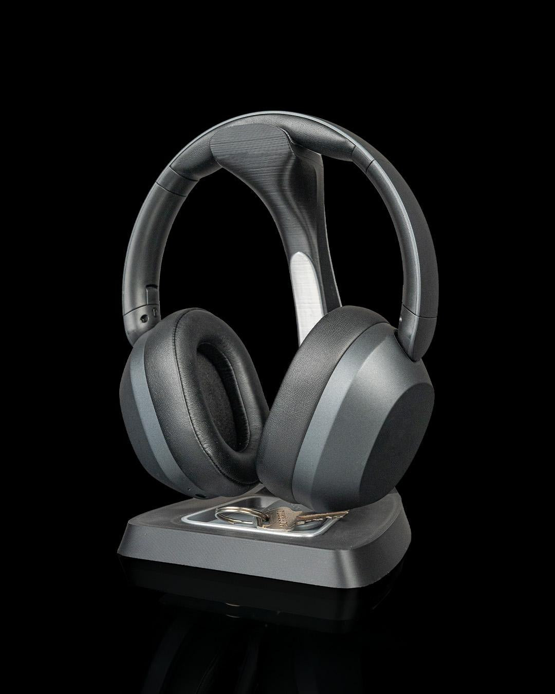 Modern Headphone Stand with Valet Tray